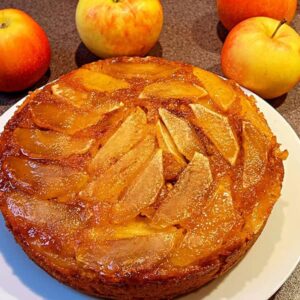 کیک برگردان سیب