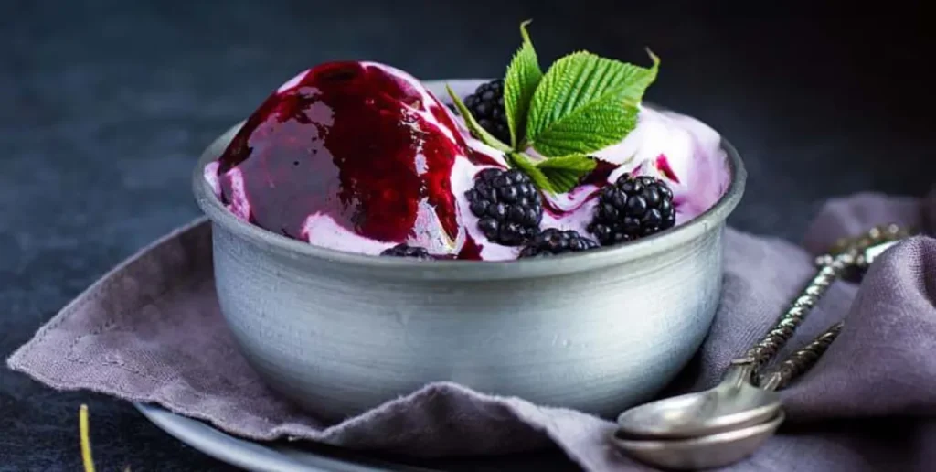 تاپینگ شاتوت گلنان پوراتوس سس میوه ای براق برای تزیین دسر