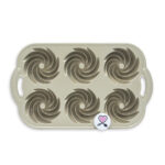 قالب کیک طرح Heritage برند Nordic Ware - Image 2