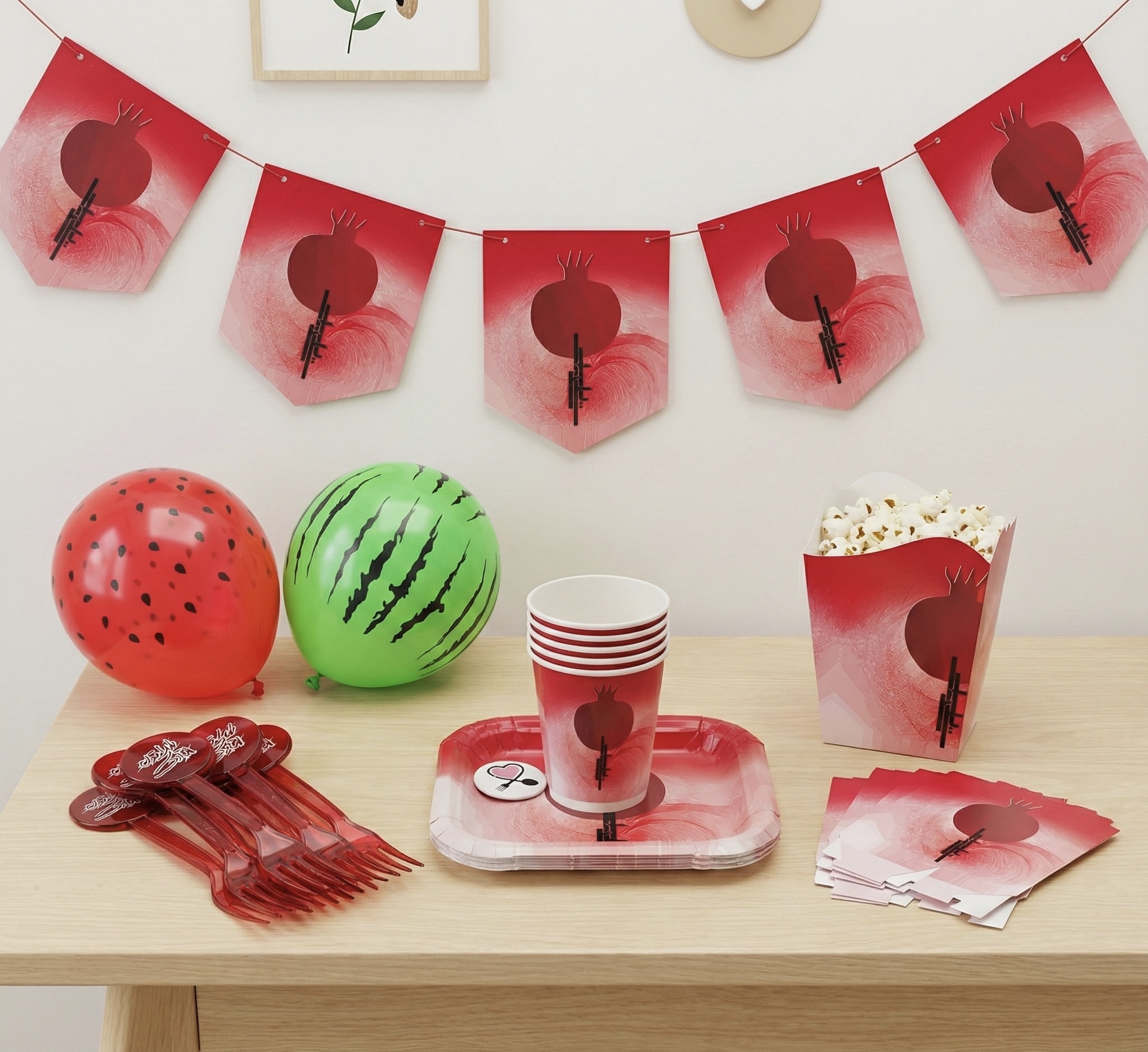 تم انار قرمز یلدایی 10 نفره کد 5 تم انار قرمز یلدایی 10 نفره کد 5