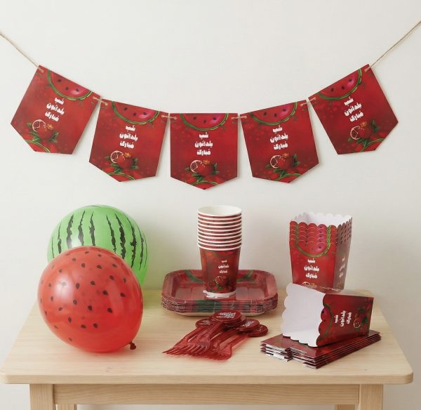 تم قرمز یلدایی 10 نفره کد 8 تم قرمز یلدایی 10 نفره کد 8