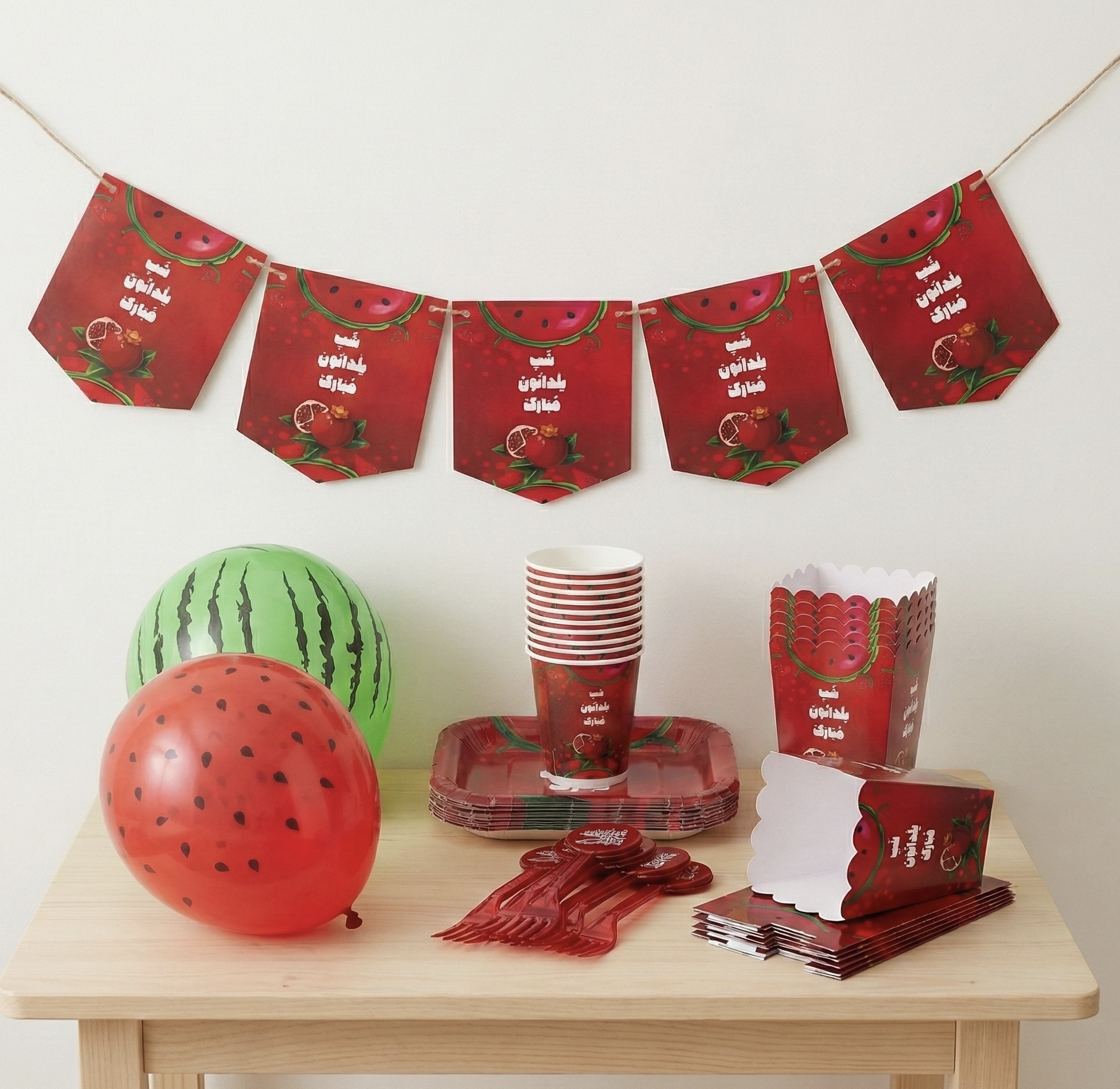 تم قرمز یلدایی 10 نفره کد 8 تم قرمز یلدایی 10 نفره کد 8