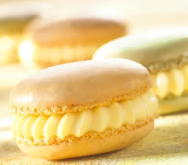 کرمفیل موزی گلنان پوراتوس مغزی آماده مصرف مقاوم به حرارت برای دسر و شیرینی