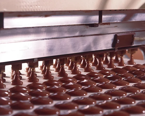 شکلات سکه‌ای کارات کاورلوکس کاکائو تریس پوراتوس با استاندارد طعم جهانی