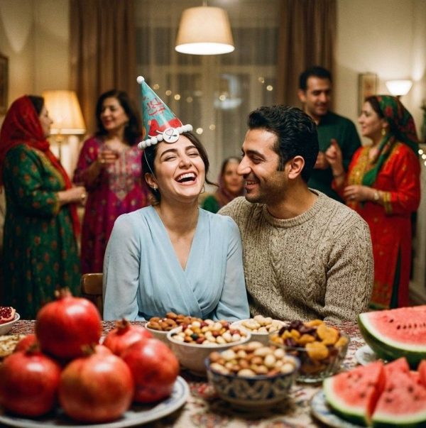 خرید کلاه هندوانه‌ای فیروزه‌ای پوم‌دار