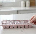 قالب یخ پلاستیکی ۱۶ خانه با متریال با کیفیت و انعطاف پذیری بالا برای جداسازی راحت یخ